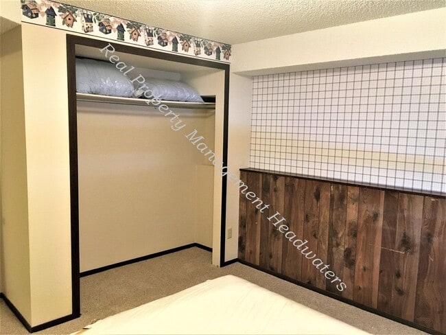 Building Photo - 1450 Charlie Russell Dr