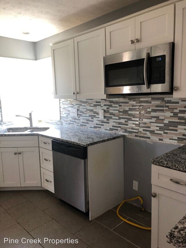 Building Photo - 3 br, 1.5 bath House - 1819 Maywood Rd