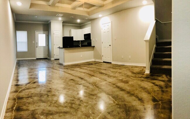 Building Photo - 8323 Breezy Cove