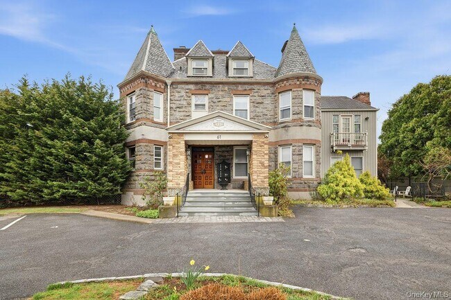 Building Photo - 61 Orchard Ave