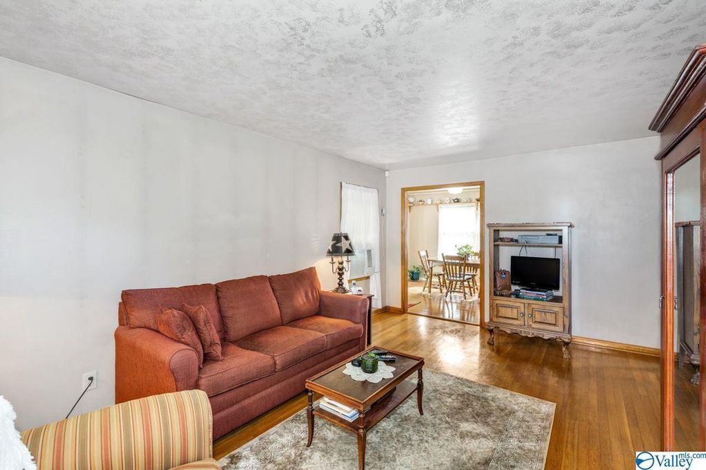 Building Photo - 2622 Brookline Dr NW