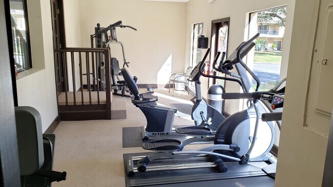 Building Photo - 507 NW 39th Rd