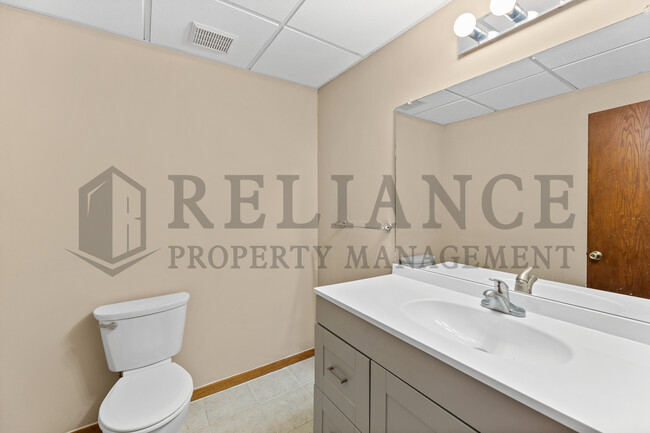 Building Photo - 510 N Parkridge St