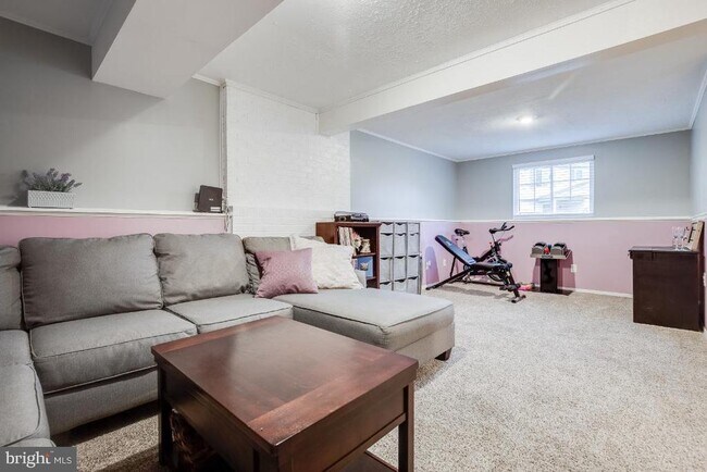 Building Photo - 8280 Wold Den Ct