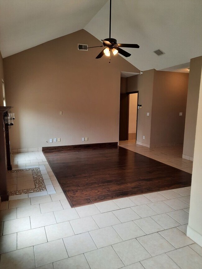 Building Photo - Solar-Powered Pflugerville Property - Lots Of Room and Backyard Living