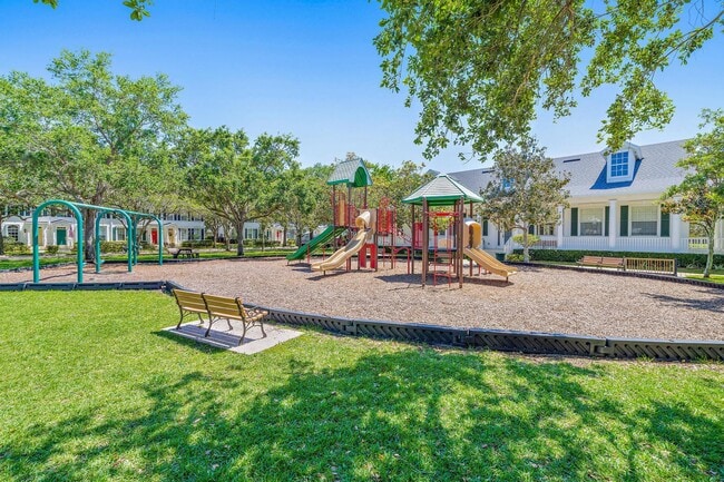 Building Photo - 138 Poinciana Dr