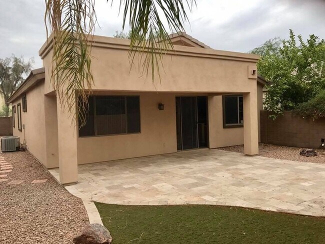 Building Photo - 3-bedroom in gated community w/community pool