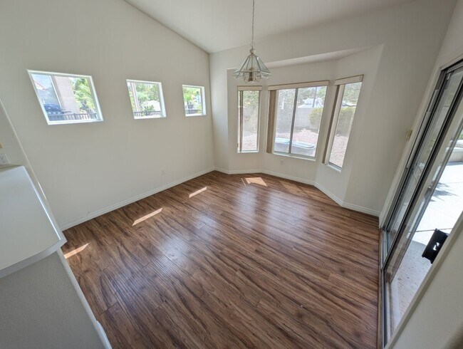 Building Photo - 2829 Vista Butte Dr