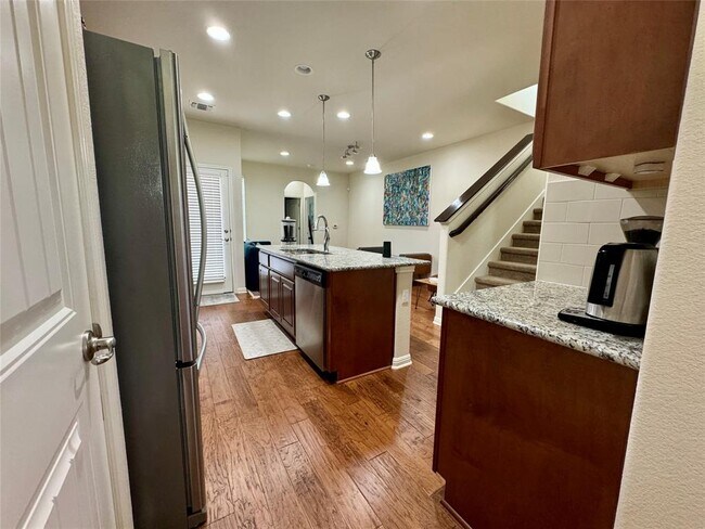 Building Photo - 5904 Baythorne Dr