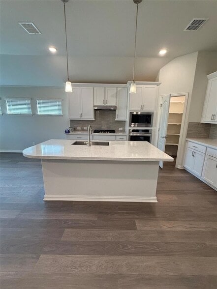 Building Photo - 13627 Barn Chime St