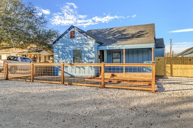 Building Photo - 1803 Texas Ave
