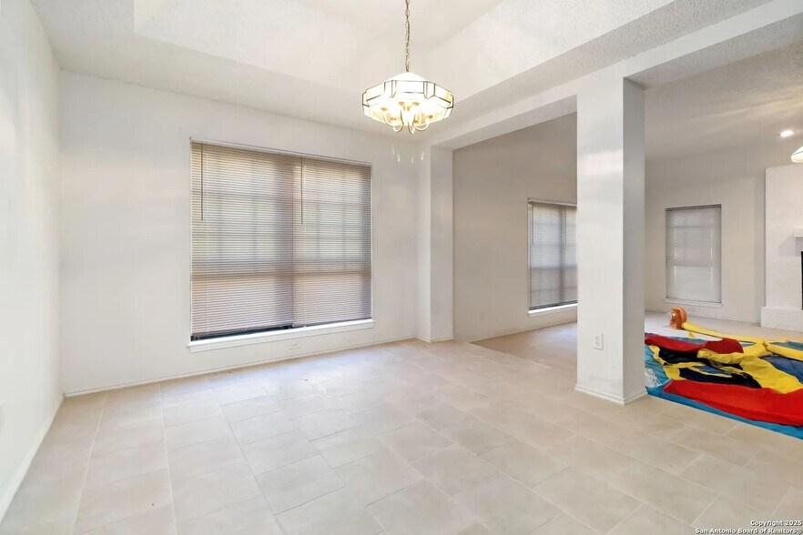 Building Photo - 17915 Summer Knoll Dr