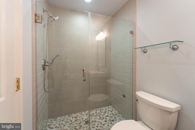 Building Photo - 5237 Jule Star Dr