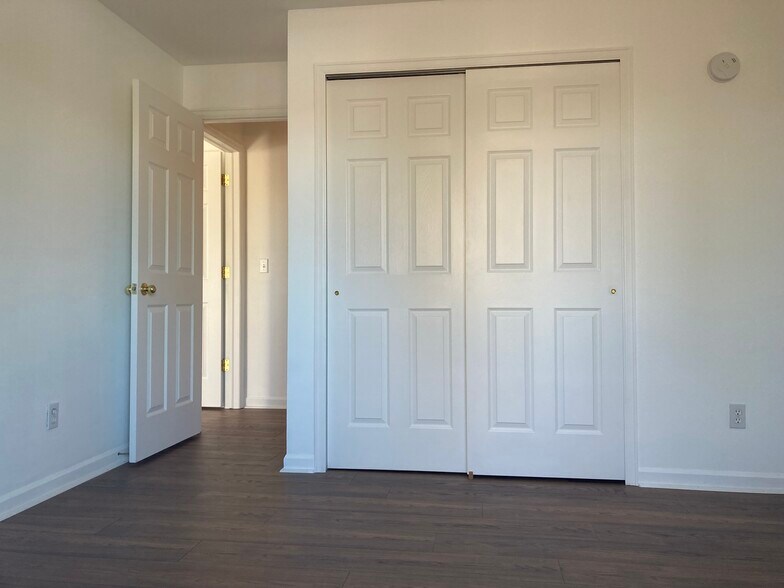 Building Photo - 4676 White Rock Cir