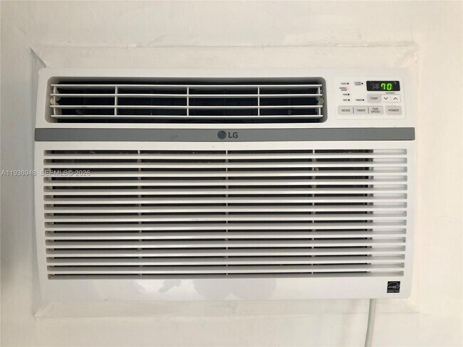 Building Photo - 1501 Calais Dr