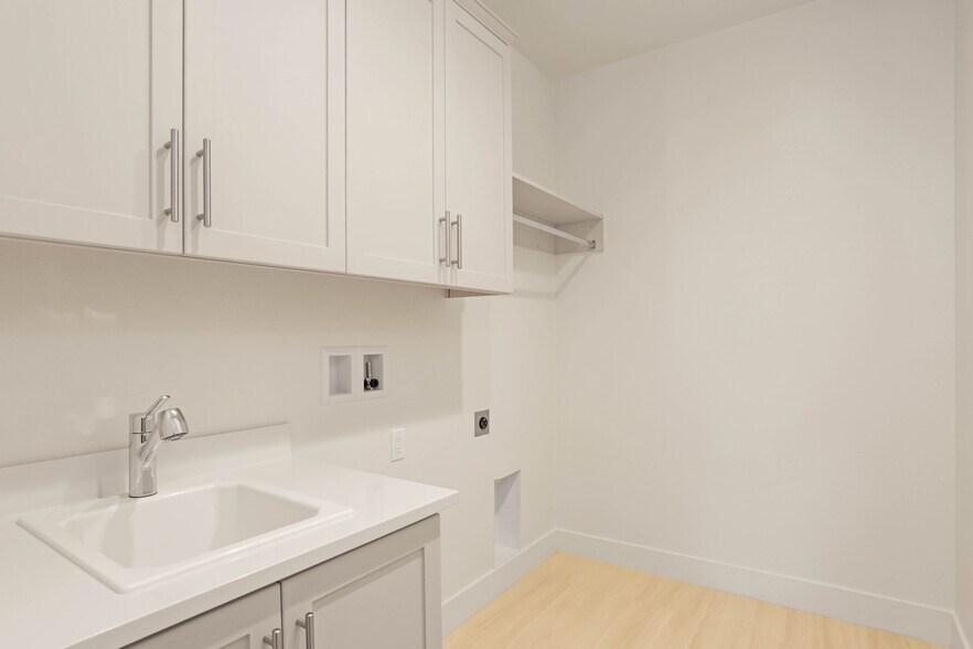 Building Photo - 3133 Smith Pl