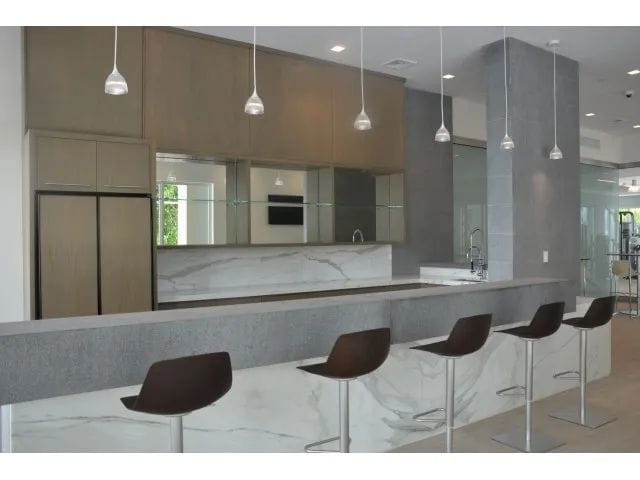 Building Photo - 551 NE 39th St