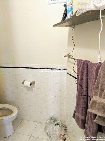 Building Photo - 36 Joy St