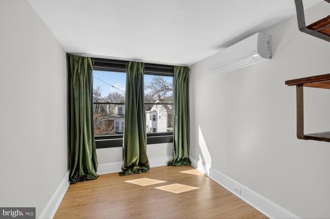 Building Photo - 4315 Lauriston St