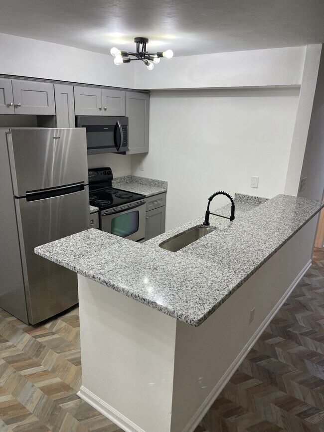 Building Photo - 7440 Fenner St