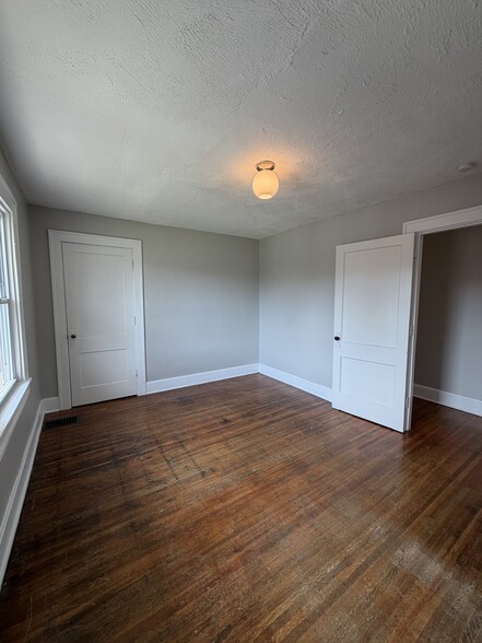 Building Photo - 3827 Central Ave