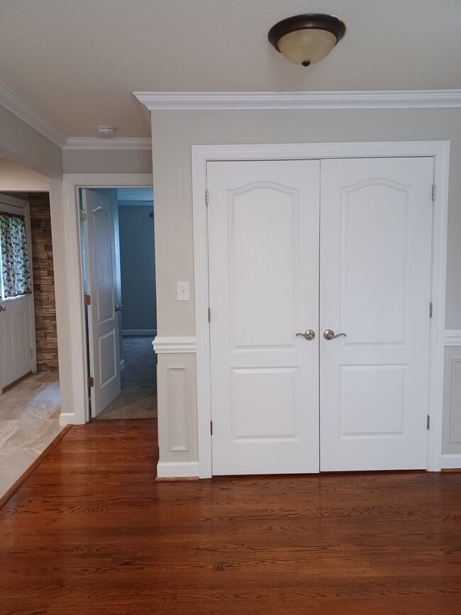 Building Photo - Beautiful home on large lot in Western Branch