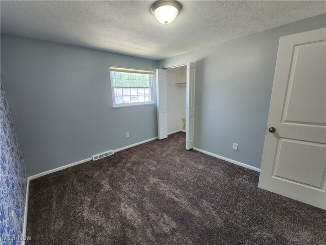 Building Photo - 292 Parkway Dr