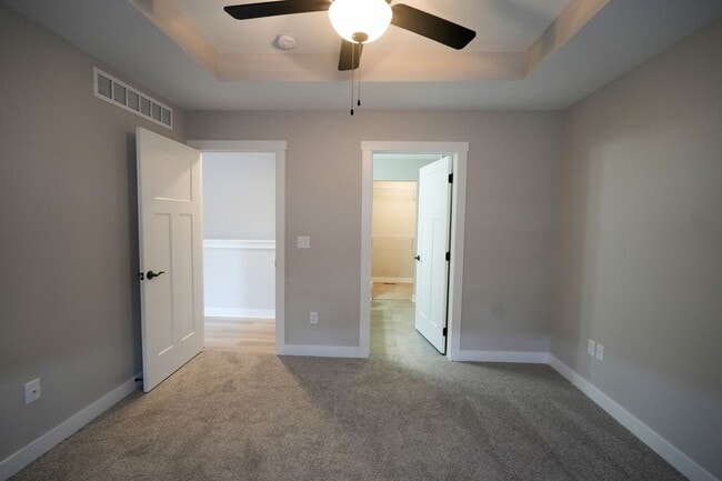 Building Photo - Beautiful 3 Bed Ranch Home w/ fully finish...