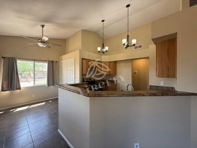 Building Photo - 10720 W Wagon Wheel Dr