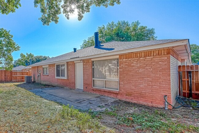 Building Photo - 24130 Silversmith Ln