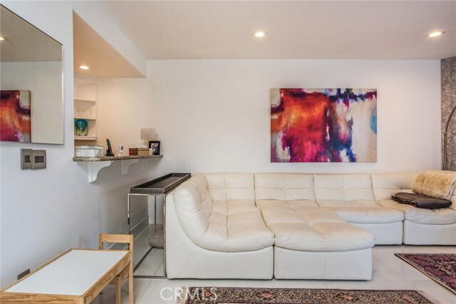 Building Photo - 1500 E Ocean Blvd