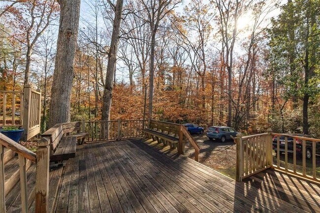 Building Photo - 444 Burlington Rd NE