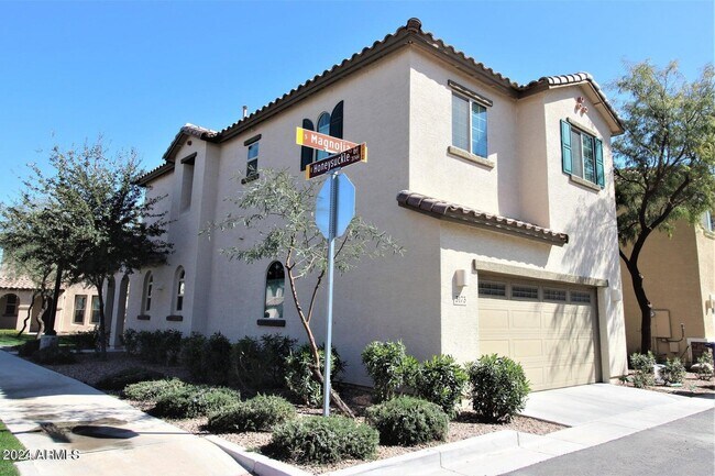 Building Photo - 3173 S Magnolia Ln