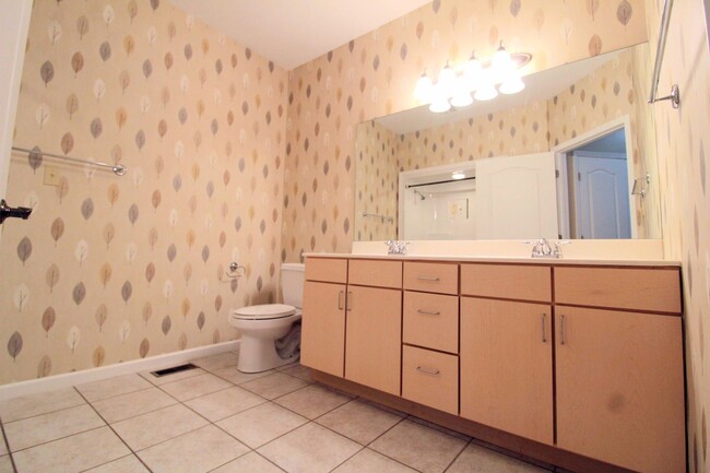 Building Photo - 2 br, 2 bath House - 225 Fountain View