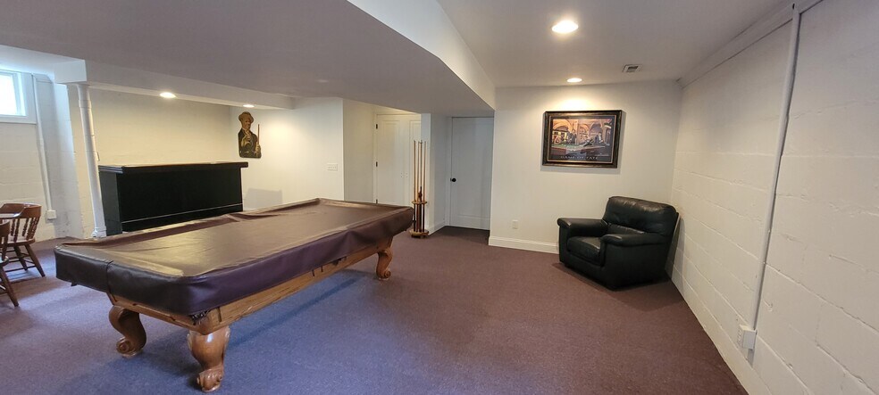 Building Photo - 19101 Delton Ave