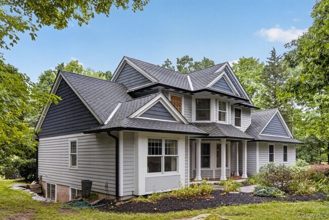 Building Photo - 11 Sky View Ct