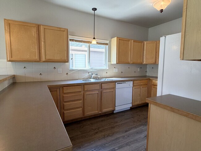 Building Photo - 2462 Bar Harbor Dr