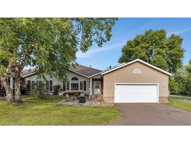 Primary Photo - 418 5th Ave N