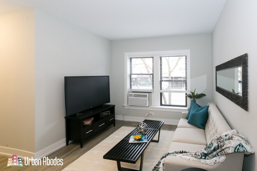 Building Photo - 703 W Brompton Ave