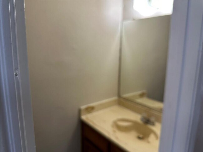 Building Photo - 8005 Rothington Rd