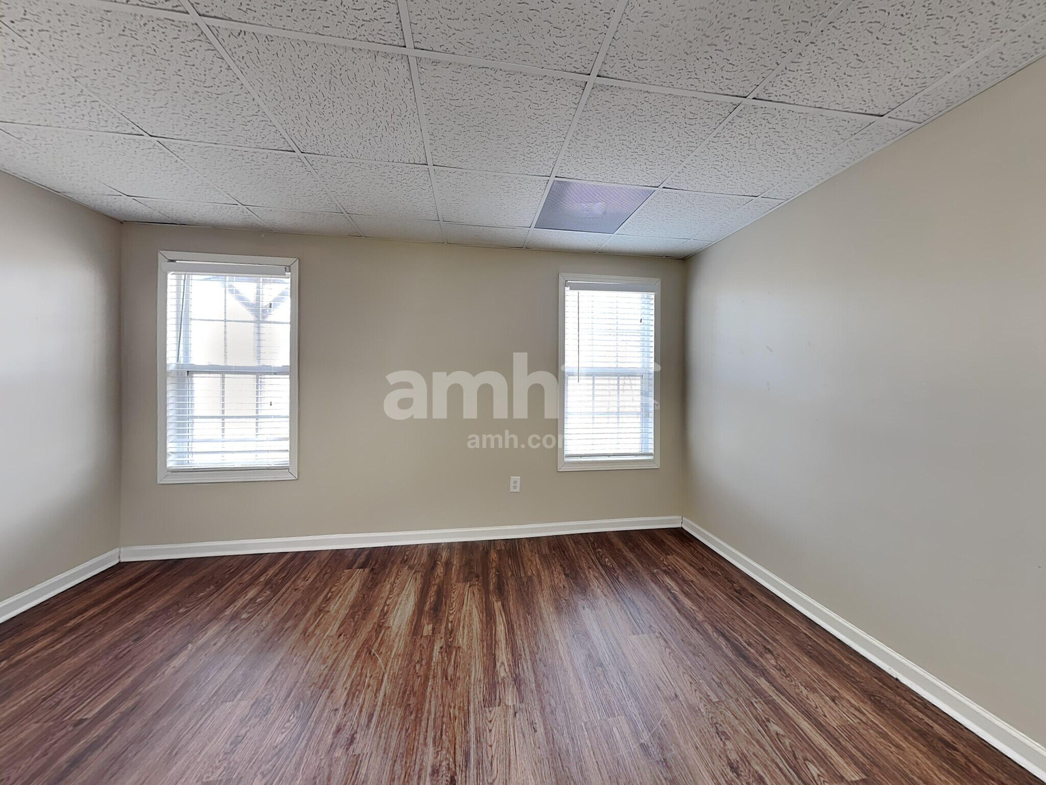 Building Photo - 276 Tanglewood Dr