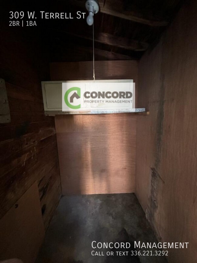 Building Photo - 309 W Terrell St