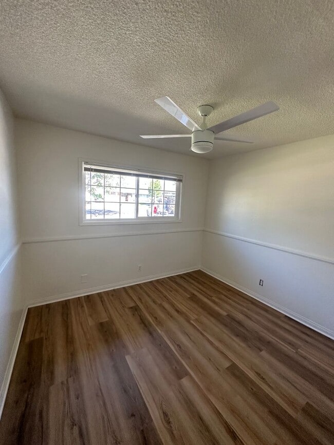 Building Photo - Newly Remodeled South Corona Family Home