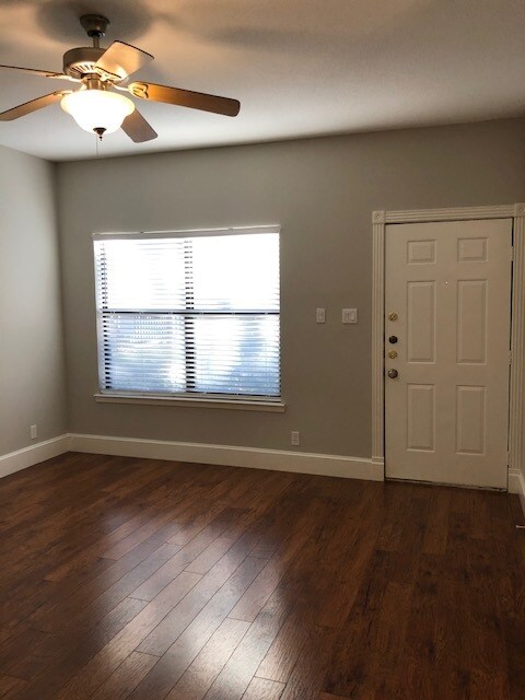 Building Photo - 106 E 30th St