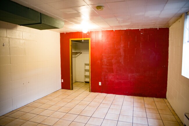 Building Photo - 1104 13th Ave SE