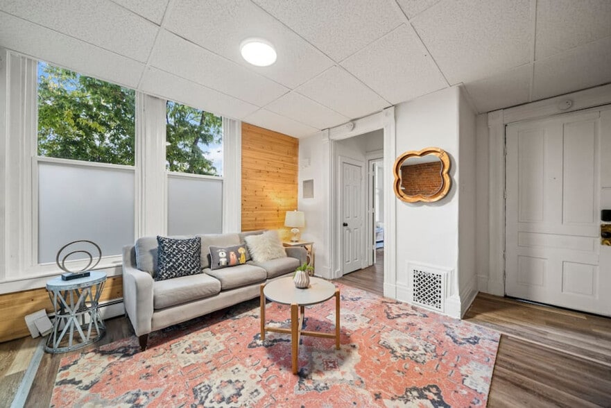 Building Photo - 242 Mccormick Pl