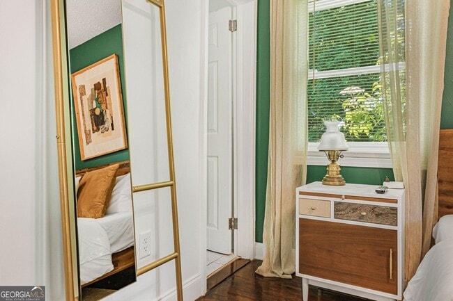 Building Photo - 2100 Cascade Rd