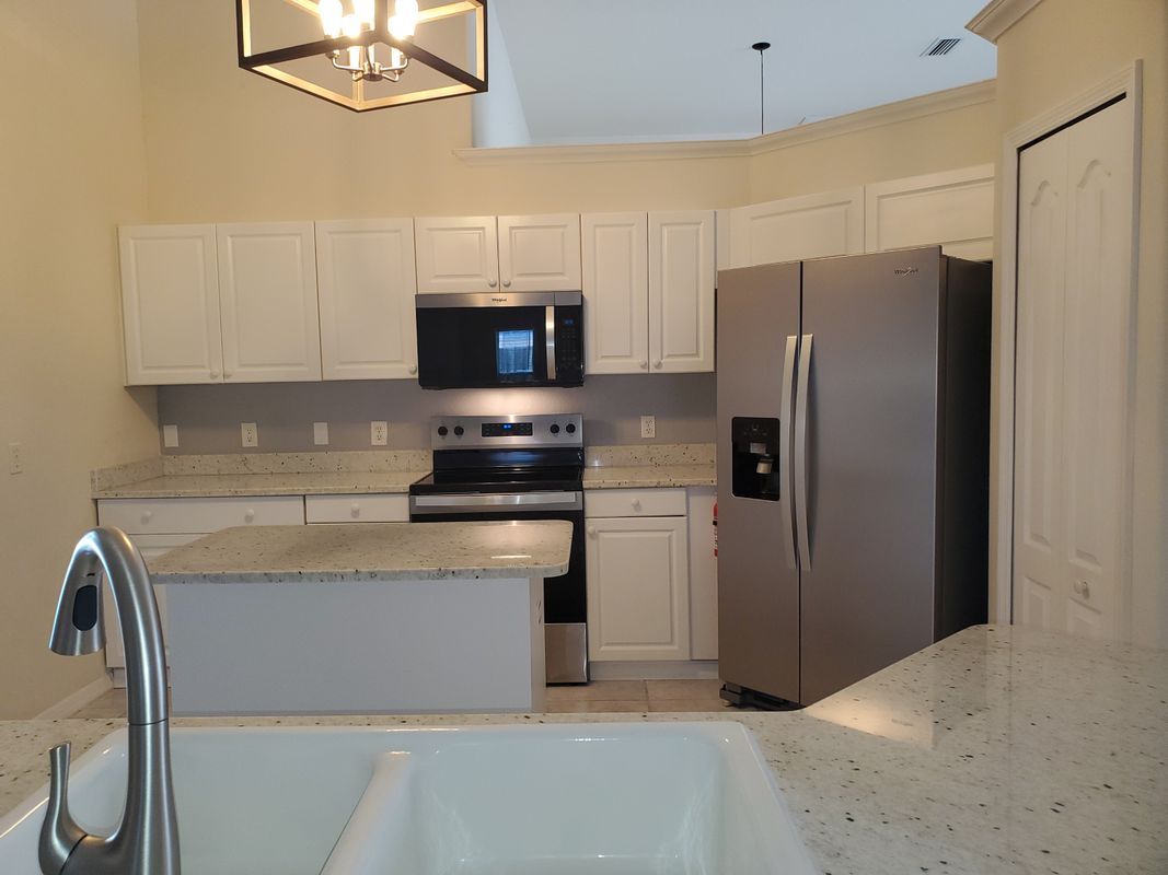 Building Photo - 1804 Abbeyridge Dr