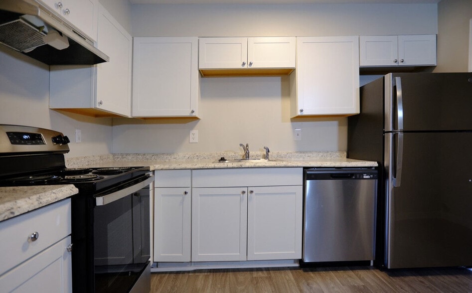 Primary Photo - Pineview Apartments