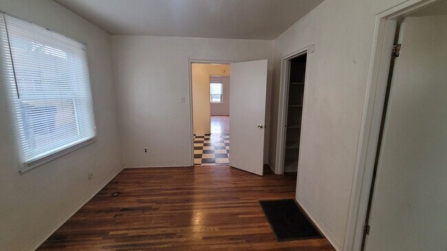 Building Photo - Wilmoore Drive SE-1101 &amp; 1103